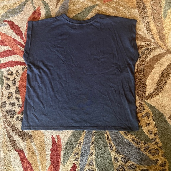 T-shirt - Picture 2 of 3